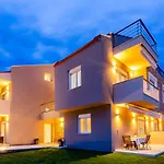아파트 Kiosse Maisons By Travelpro Services Nea Halkidiki 플로지타